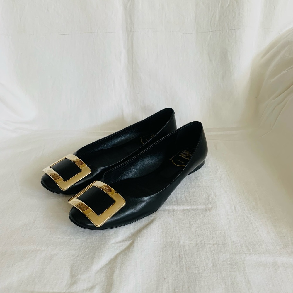 Roger Vivier black leather ballet flats